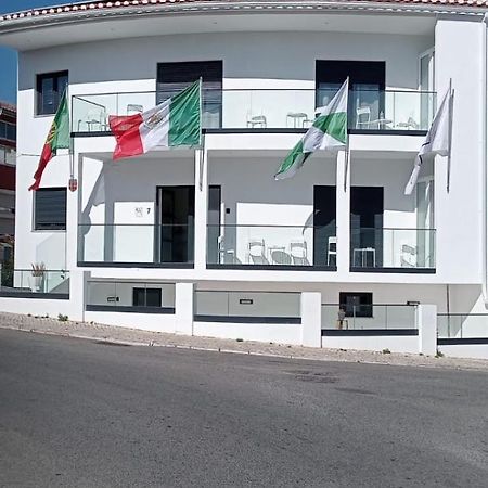 HostelccPortimão Buitenkant foto
