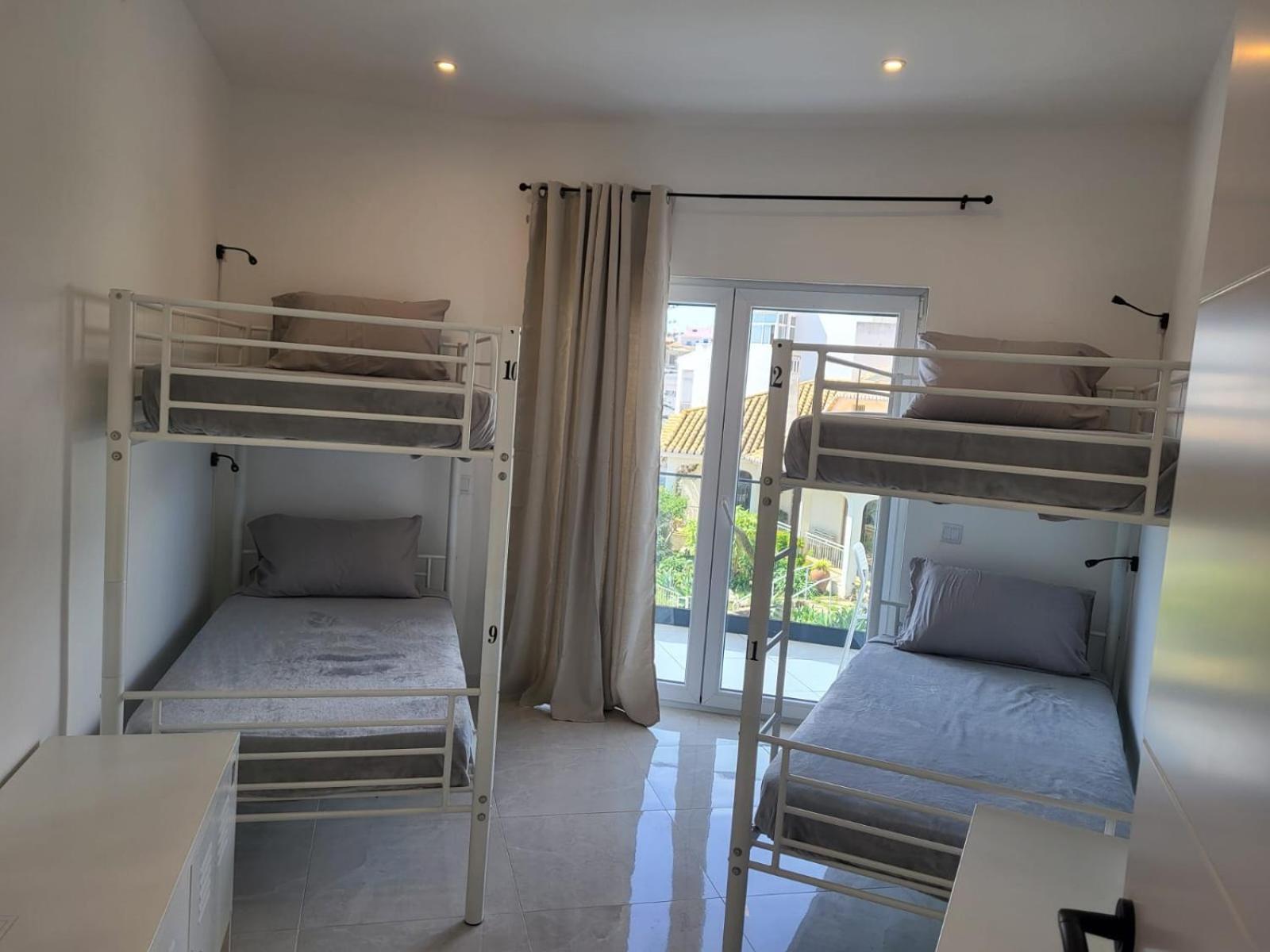 HostelccPortimão Buitenkant foto