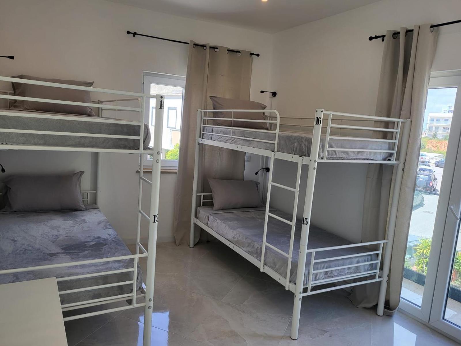 HostelccPortimão Buitenkant foto