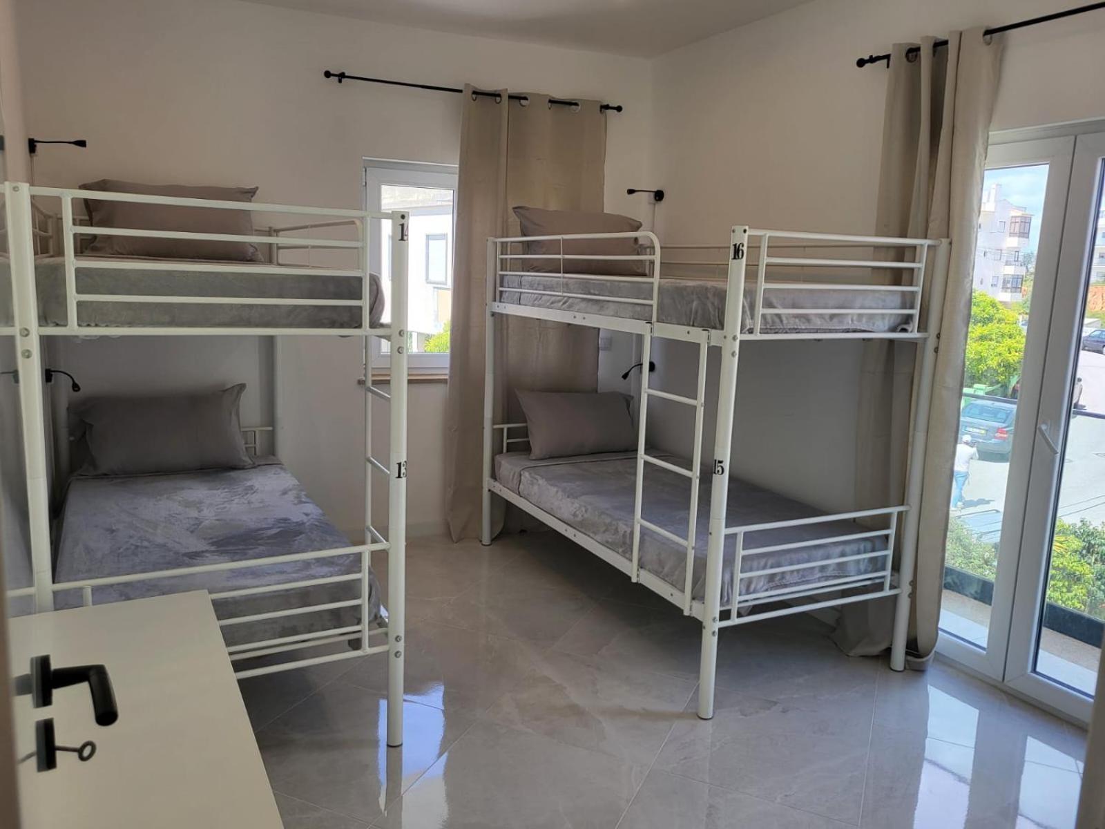 HostelccPortimão Buitenkant foto